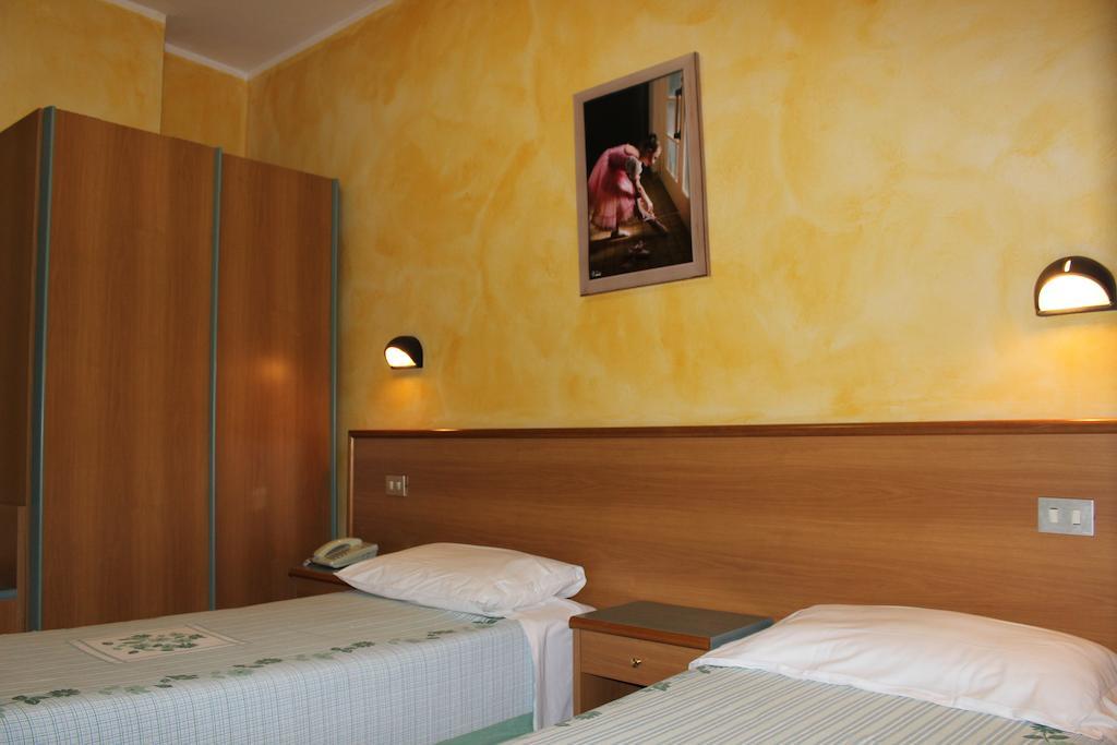 Albergo Napoleone SantʼAmbrogio di Valpolicella الغرفة الصورة