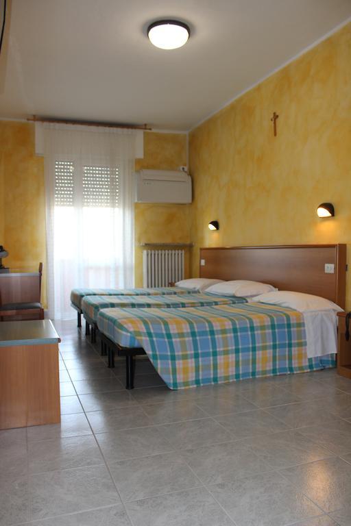 Albergo Napoleone SantʼAmbrogio di Valpolicella الغرفة الصورة