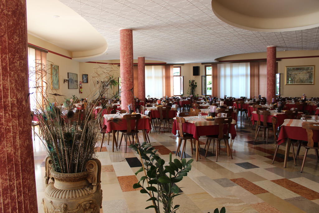 Albergo Napoleone SantʼAmbrogio di Valpolicella المظهر الخارجي الصورة