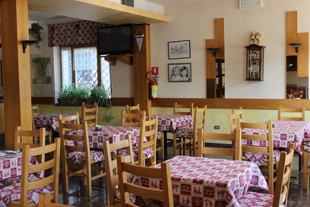 Albergo Napoleone SantʼAmbrogio di Valpolicella المظهر الخارجي الصورة